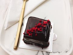 -UNI UNI(环亚凯瑟琳店)