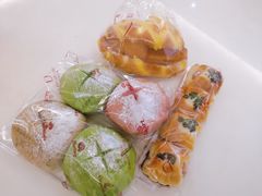 -顶东面包花园·生日蛋糕(世博店)