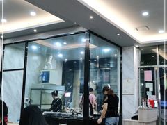 -白翔甜食店