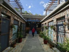 -聚农庄民宿农家院(梨木台东山店)