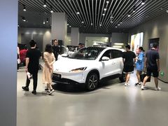 -小鹏汽车体验中心(苏州龙湖狮山天街店)