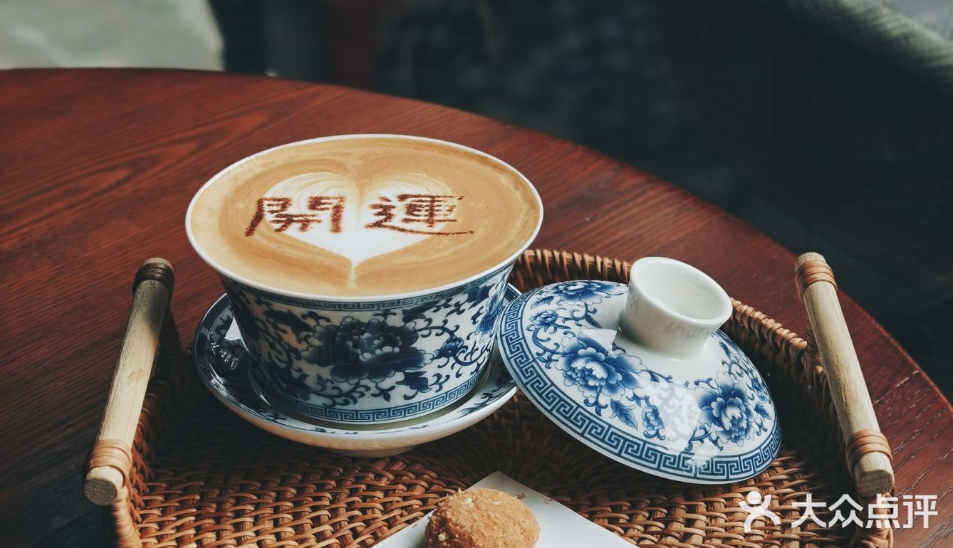 用茶碗喝咖啡也太有趣了吧！