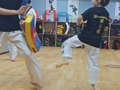 -嗨动跆拳道体能馆(菜百店)