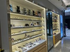 -视野联行眼镜·蔡司·尼康·豪雅·依视路(青浦宝龙店)
