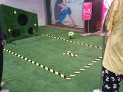 定位球射门-上海世茂广场(南京东路店)
