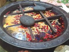 -渝嘴小老弟老火锅(华新村店)