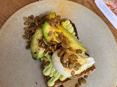 牛油果吐司-BOR Eatery(安福路店)