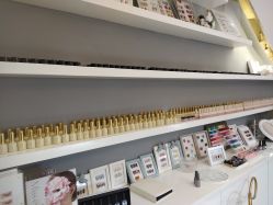 -初颜品佑肌肤管理