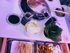 -钢管厂五区小郡肝串串香火锅(人民广场店)