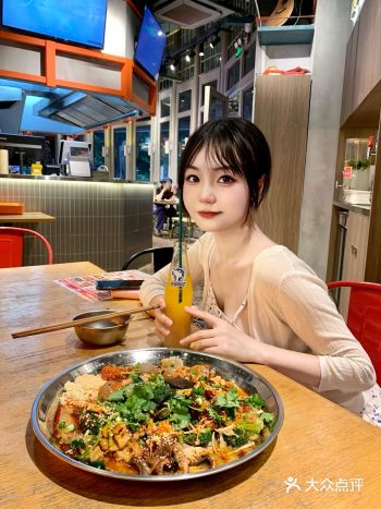 酒吧街干拌麻辣烫天花板热来袭