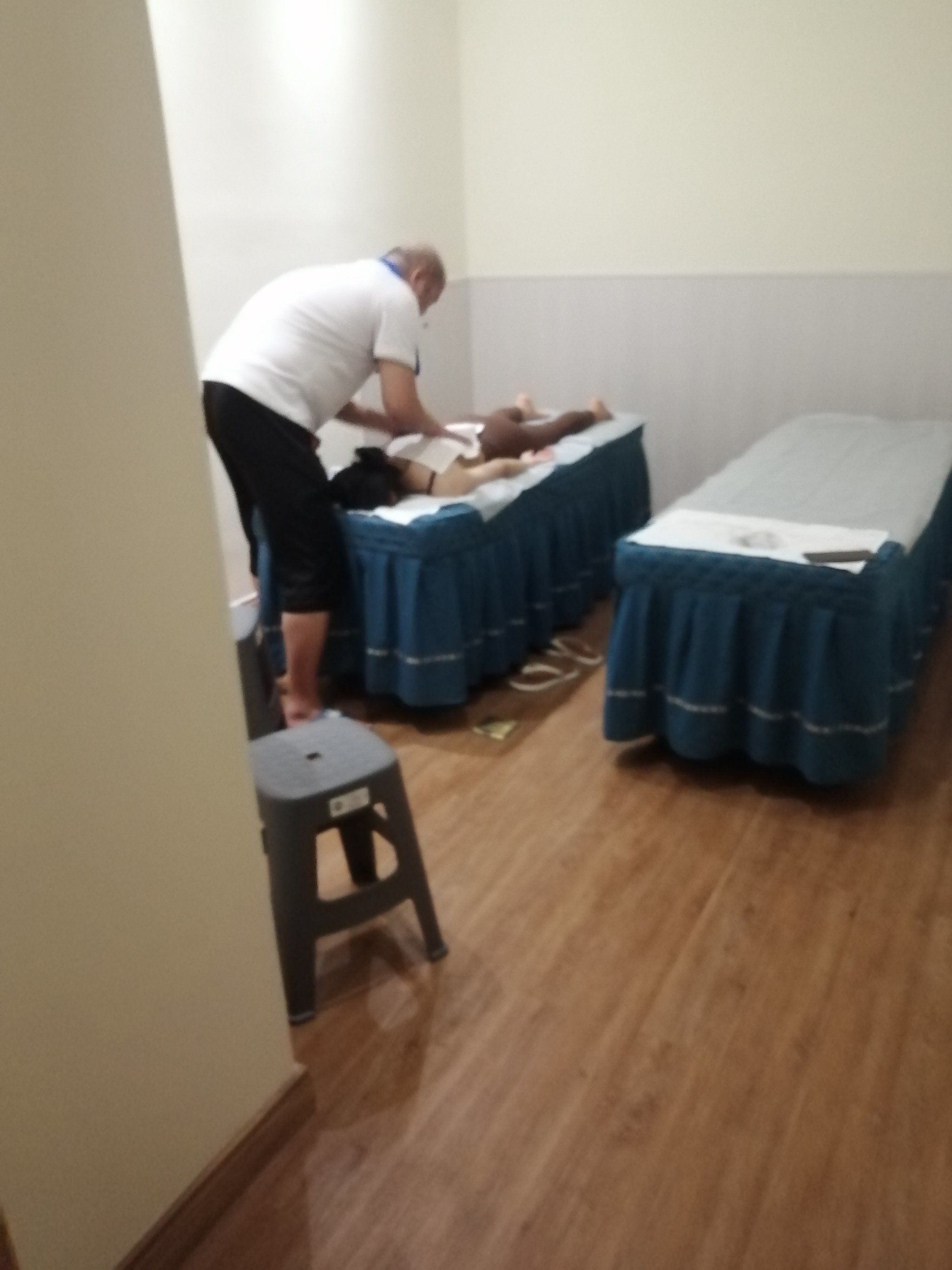 10号刘师傅 手法不错哦 按完轻松不少 值得