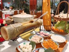 -刘姐啤酒鱼民族演艺餐厅(西街总店)