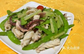 Fresh Squid Stir-fried with Snow Peas