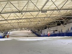 -乔波室内滑雪场