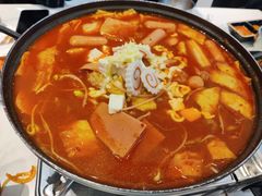 部队火锅-HONGA HONGA雄家(曹路店)