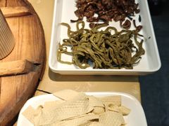 -万里闯关东铁锅炖菜馆(高新旗舰店)