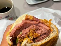 -Bánh Mì Huynh Hoa