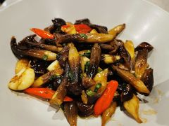 野芫荽炒牛肝菌-半山腰·云南菜(侨福芳草地店)