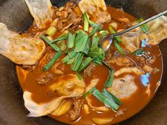 招牌丨铁锅炖走地鸡-俺家鲜·烧烤龙虾地锅鸡(观音塘店)