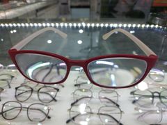 -潘多拉眼镜·蔡司依视路明月(潘家园店)