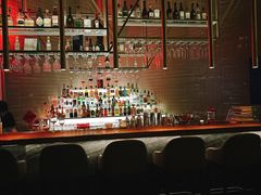 -FOUR PLAY BAR