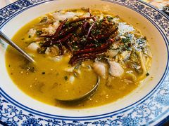招牌酸菜黑鱼-老头儿油爆虾(胜利河美食街店)