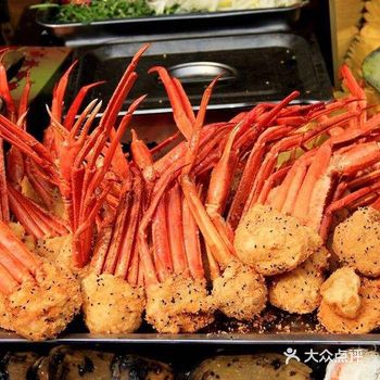 这里是很多游客必去的地点之一。从东门