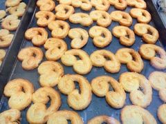 小蝴蝶酥-上海哈尔滨食品厂(淮海中路店)