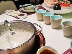 -洪氏嗨捞·猪肚鸡火锅(阳光天地店)