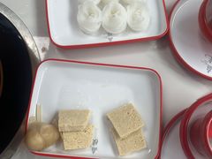 -毛辣果·贵州红酸汤牛肉火锅(西单店)