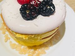 杂莓酸奶油松饼-無早咖啡