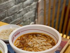 -呷佬·长沙手工米粉(金沙江路店)