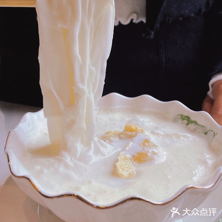 东莞探店/火爆全网的榴莲糖水店 满满全是料 