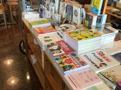 -晓风书屋(浙大紫金港店)