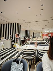 -奈尔宝家庭中心·亲子早教·派对餐厅(北京东坝万达店)