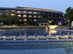 -上海滴水湖皇冠假日酒店