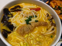 -云海肴·汽锅鸡·云南菜(天山百盛优客店)