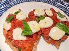 水牛芝士配番茄威尼斯小吃-IL TEATRO 精品意大利餐厅