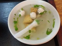 -松树干拌面店