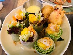 酥炸老虎虾香芒米纸卷配榴莲汁-CHINCHIN 青青·泰国料理(万象食家店)