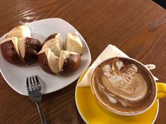 碱水面包-街角 T·COFFEE 融合料理·BISTRO(车公庙店)