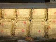 -红宝石·鲜奶小方·海派西点房(南丹店)
