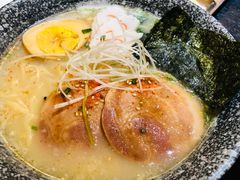 豚骨拉面-炉石六本目·冰鲜和牛炭火烤肉·寿喜烧店(梅江店)