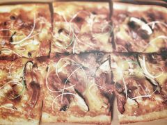 炙烤澳洲牛肉比萨（大方薄底）-必胜客(江南时代广场店)