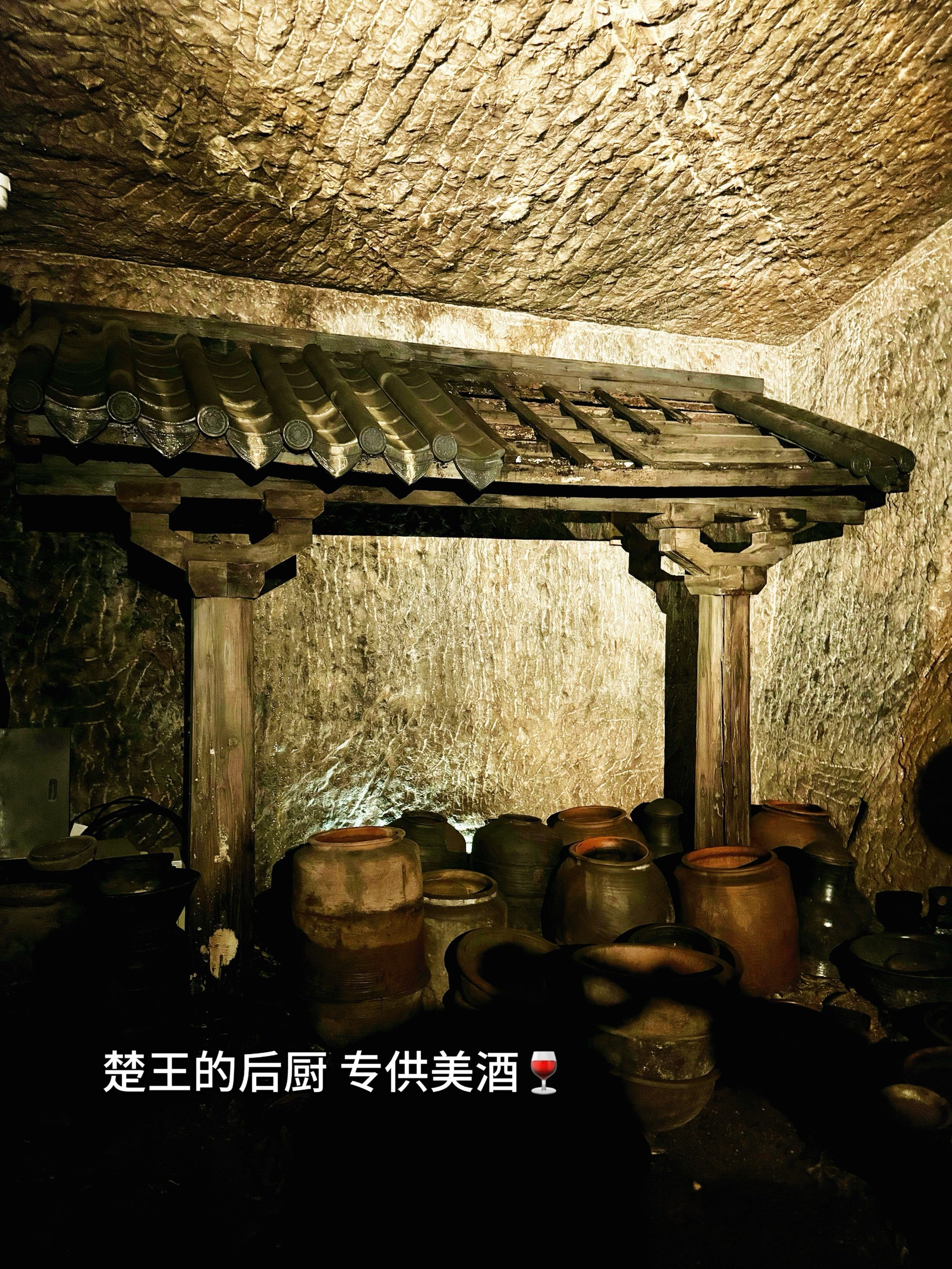 化身摸金校尉第一视角下龟山汉墓墓道狭长