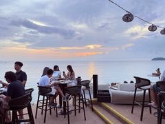 -Sunset Bar(丹绒亚路香格里拉店)