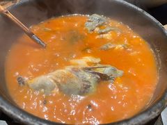 酸汤鱼-毛辣果·酸