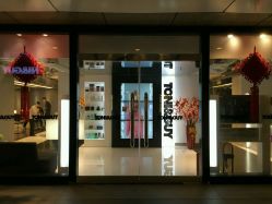 -TONI&GUY