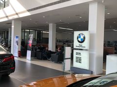 -上海宝信宝马4S店