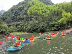 -安吉龙王山峡谷漂流